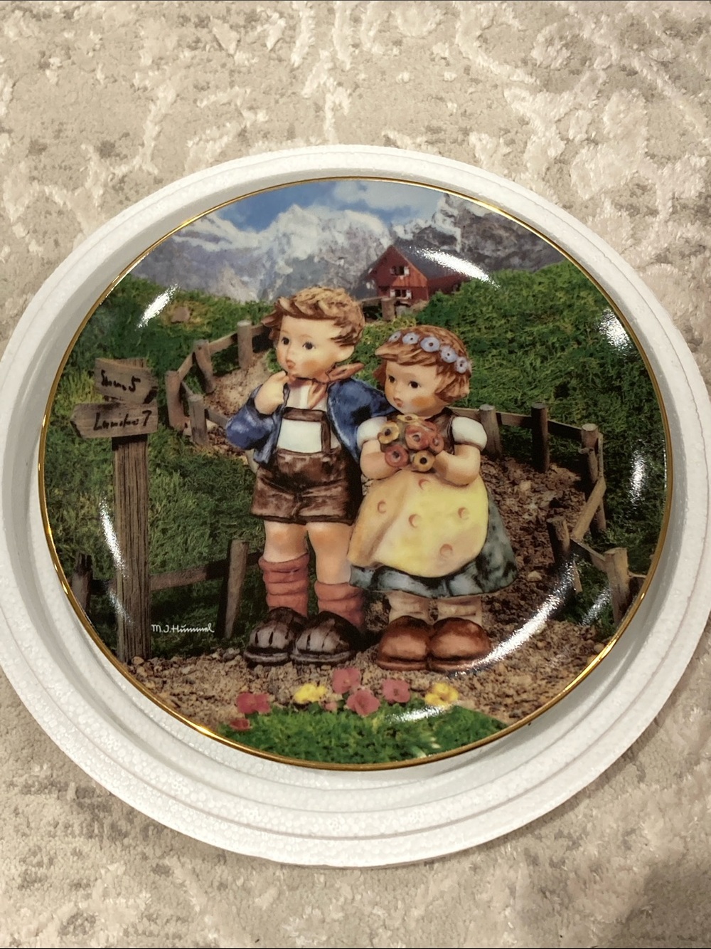 Hummel Country Crossroads Decorative Plate with COA 1992